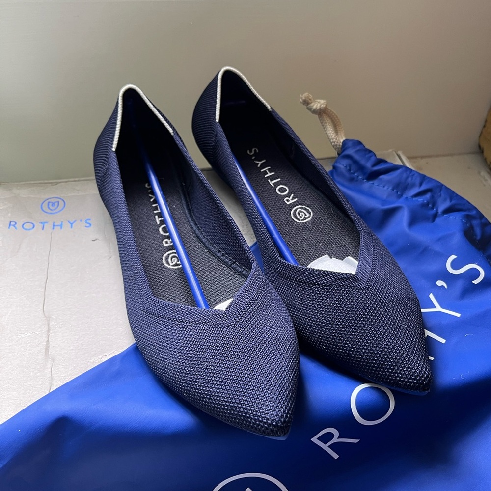 Rothys The Point Flats Womens Size 8. Reposhing because they don’t quite fit me.
